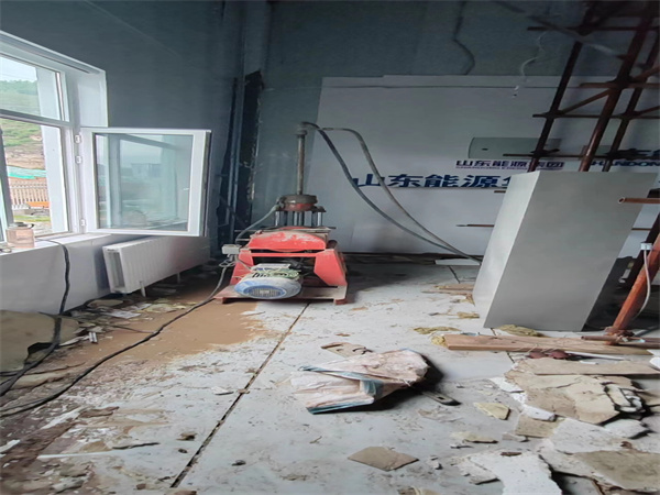 察布查尔地基基础下沉墙体裂缝加固注浆顶升施工