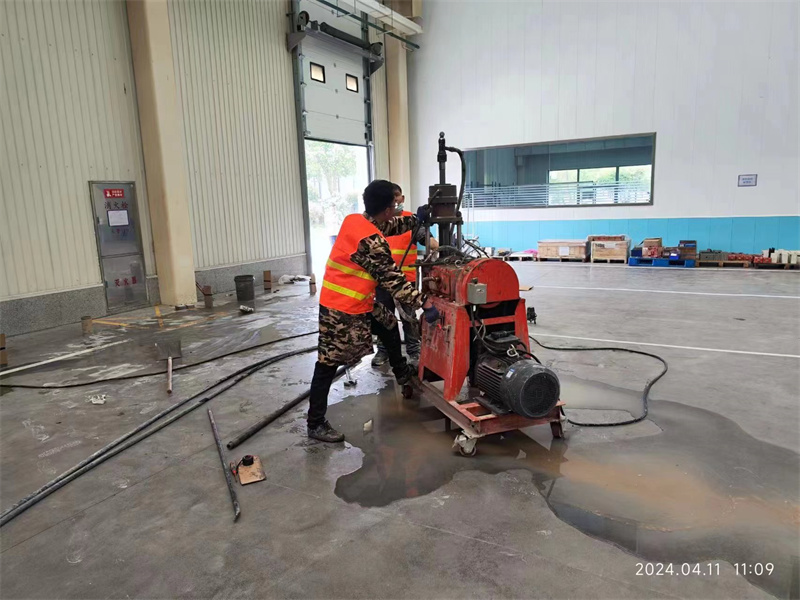 察布查尔厂房地面下沉塌陷注浆加固施工